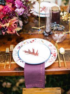 Boho Fall Flowers and Tablescape for Thanksgiving Feast : photo by Callie Hobbs Photography