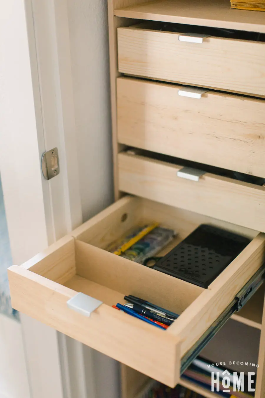 How to Make an Organizer for a Small Closet