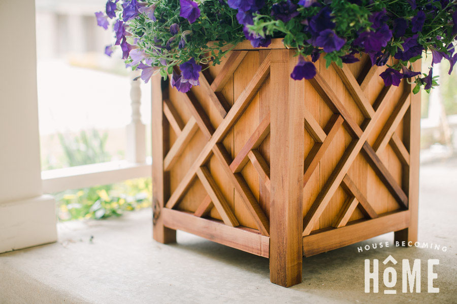 DIY Cedar Chippendale Planter. Full instructions and printable PDF plans!