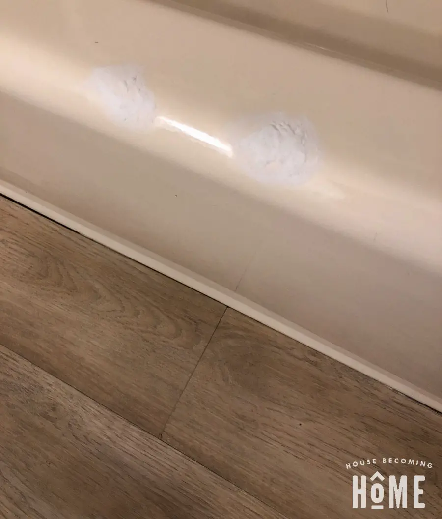 How to Repair Chips in Old Bathtub