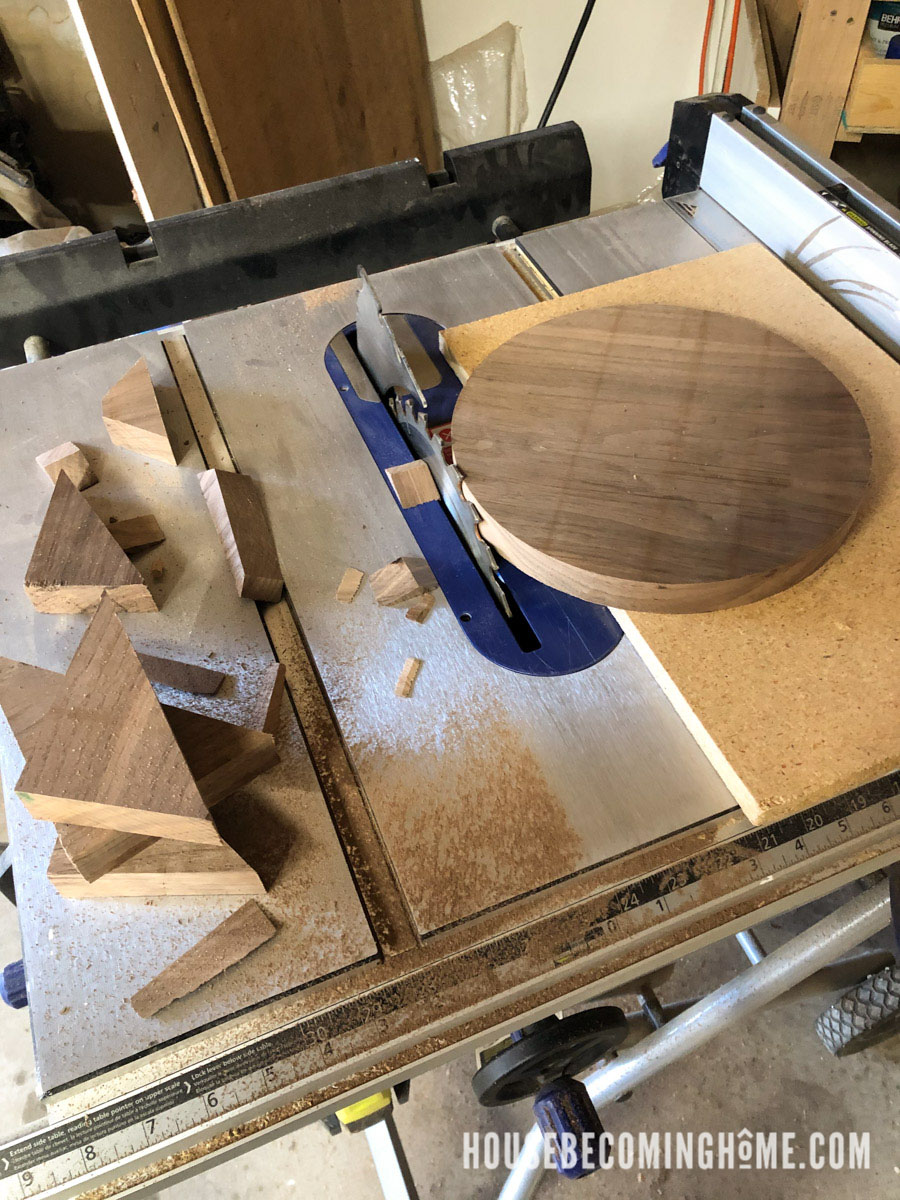 Using a table saw to cut a circle