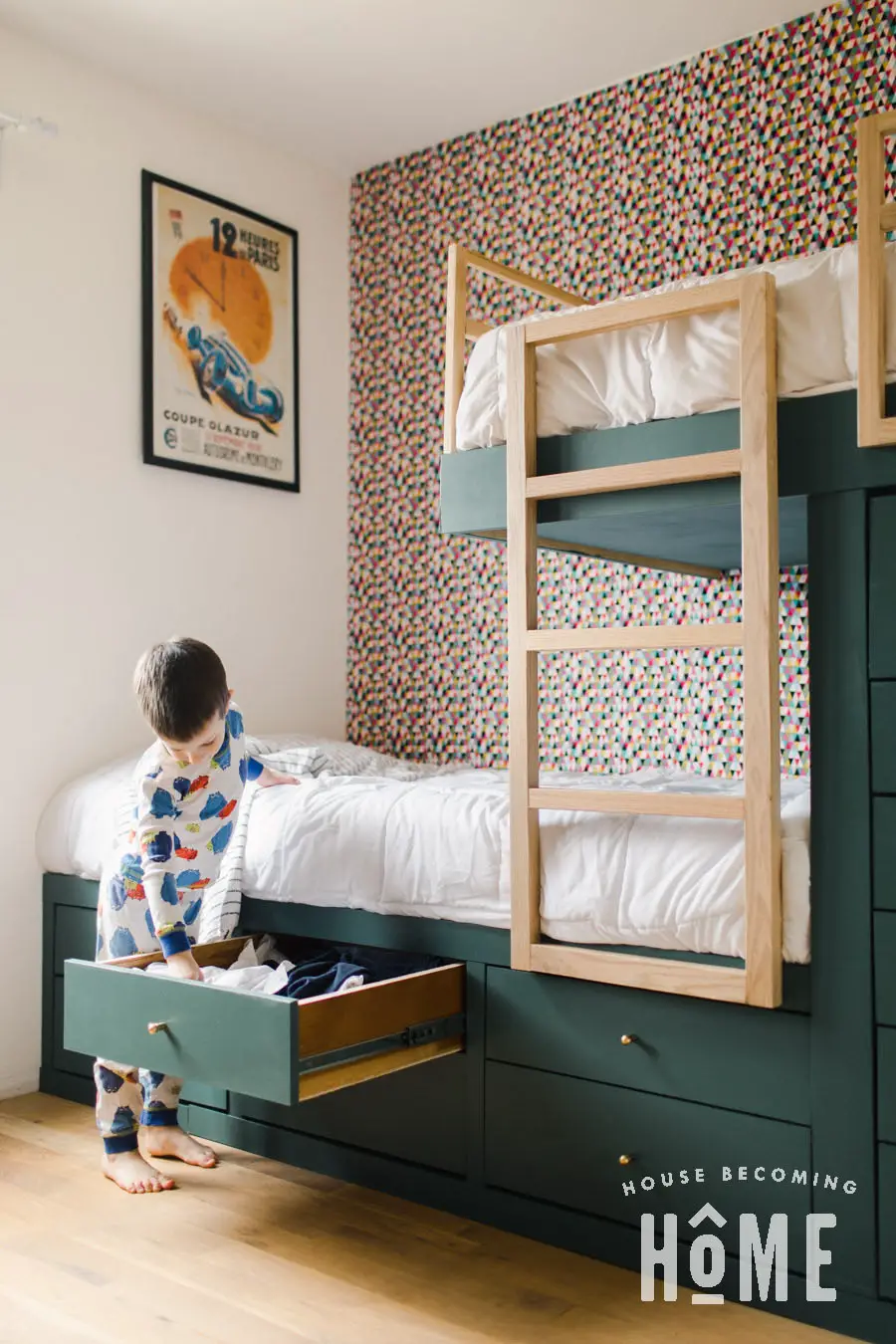 Storage Drawers in Built in Bunk Beds