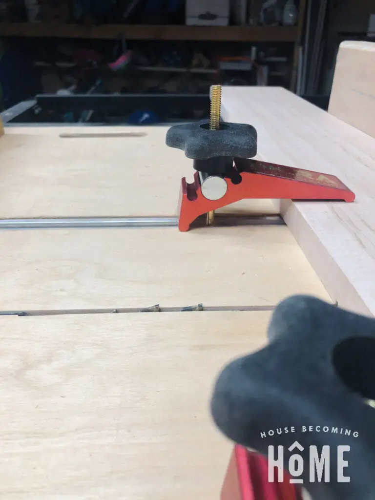 Blade Height to Cut Grooves into Drawer Fronts