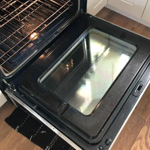 Shiny Oven Glass After Cleaning with Bar Keepers Friend